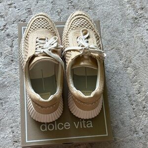 Dolce Vita Dolen Light Natural Raffia Sneakers
